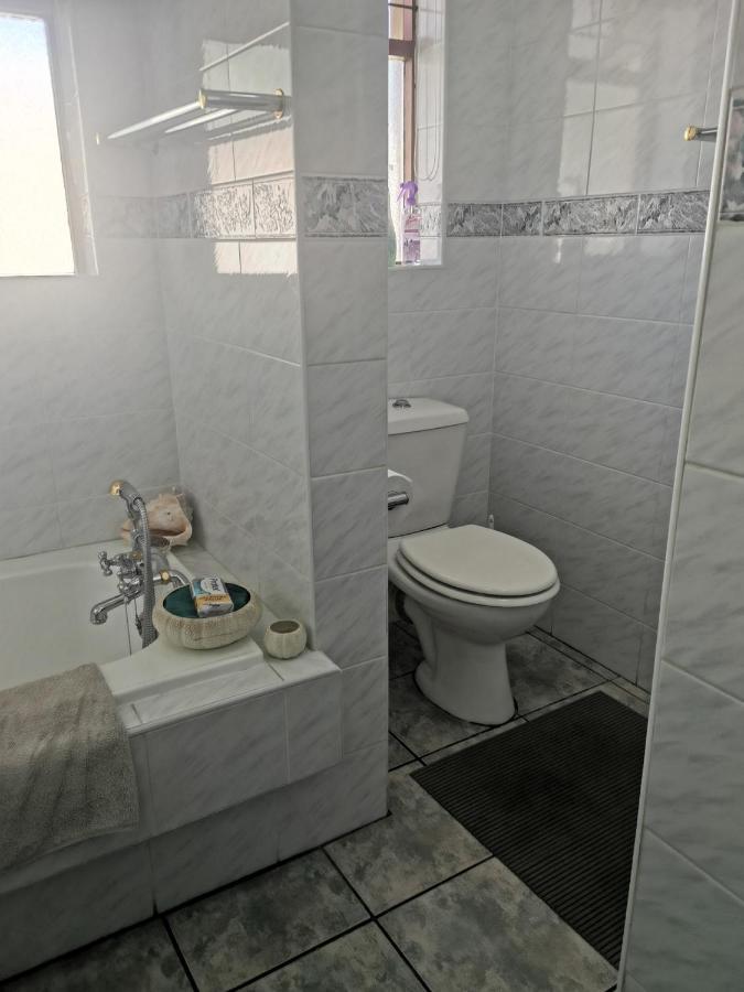 Апартаменты Eikepark Self Catering Стелленбос Экстерьер фото
