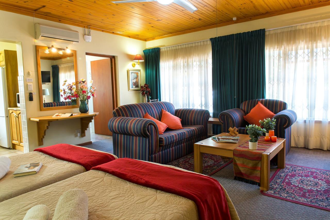 Апартаменты Eikepark Self Catering Стелленбос Экстерьер фото