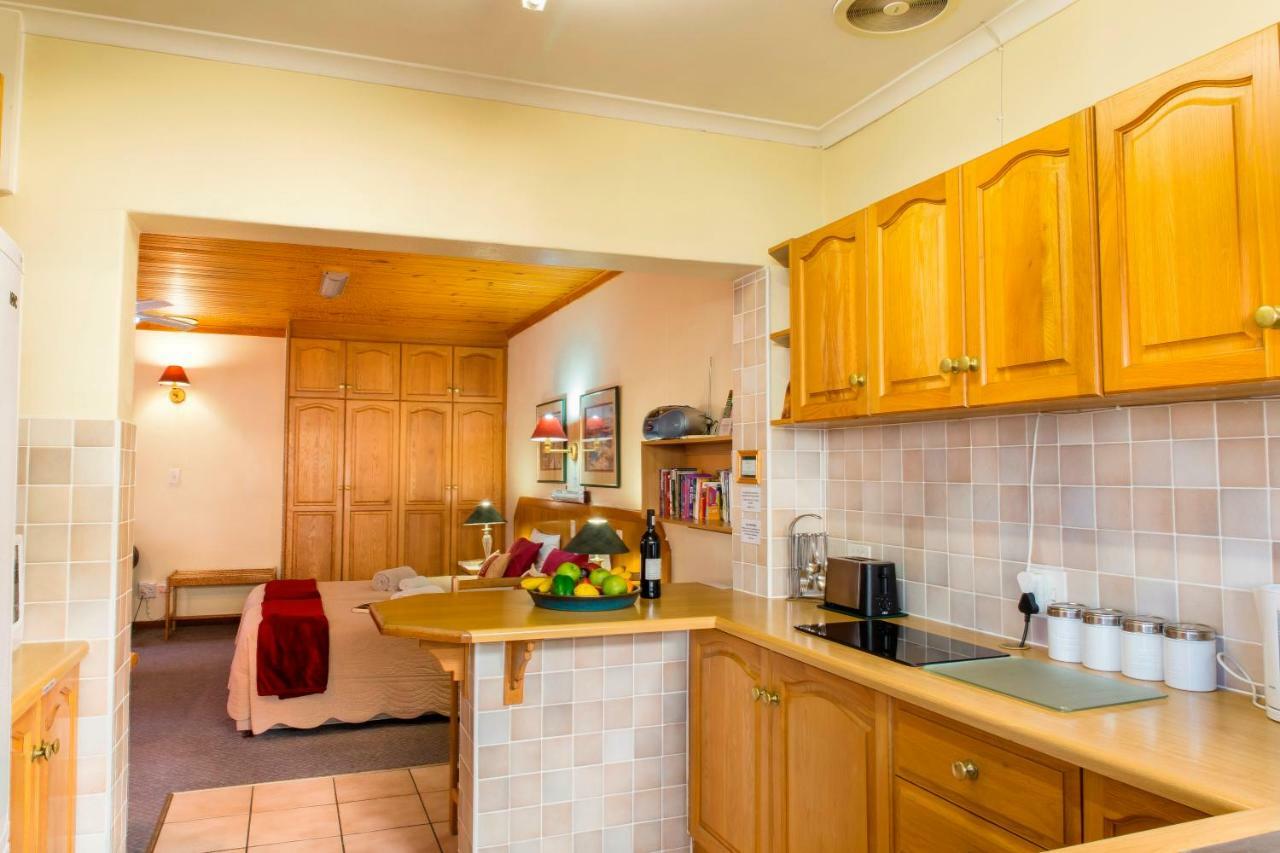 Апартаменты Eikepark Self Catering Стелленбос Экстерьер фото